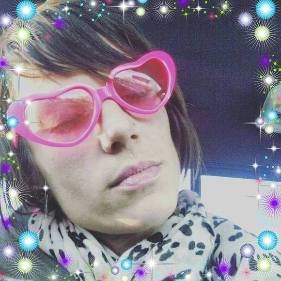 Meet your Posher, Natalie - Picture 1 of 2